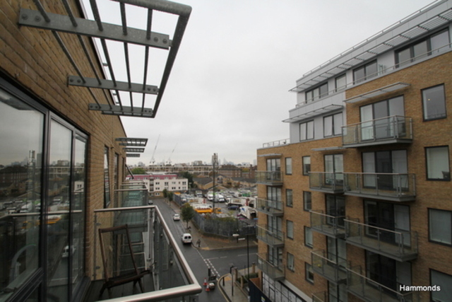  Image of 1 bedroom Apartment to rent in Yeo Street London E3 at Caspian Wharf  Londom, E3 3AE