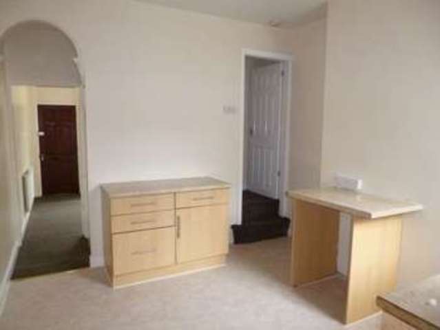  Image of 2 bedroom Terraced house to rent in Castlefield Street Hanley Stoke-on-Trent ST4 at Castlefield Street Shelton Stoke-On-Trent, ST4 7AQ