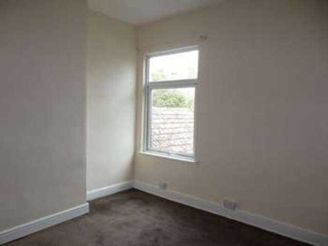  Image of 2 bedroom Terraced house to rent in Castlefield Street Hanley Stoke-on-Trent ST4 at Castlefield Street Shelton Stoke-On-Trent, ST4 7AQ