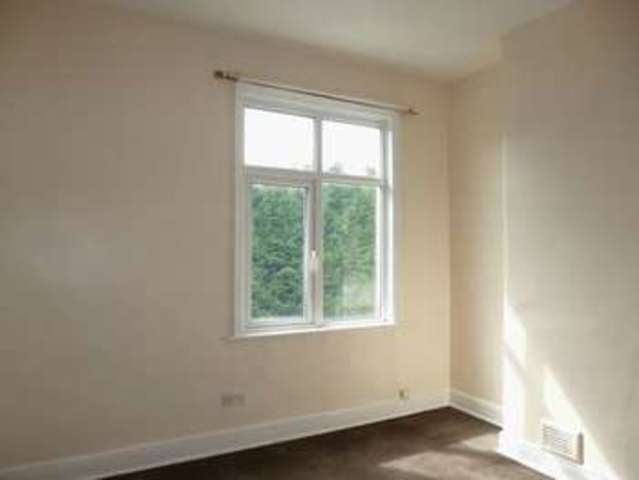  Image of 2 bedroom Terraced house to rent in Castlefield Street Hanley Stoke-on-Trent ST4 at Castlefield Street Shelton Stoke-On-Trent, ST4 7AQ