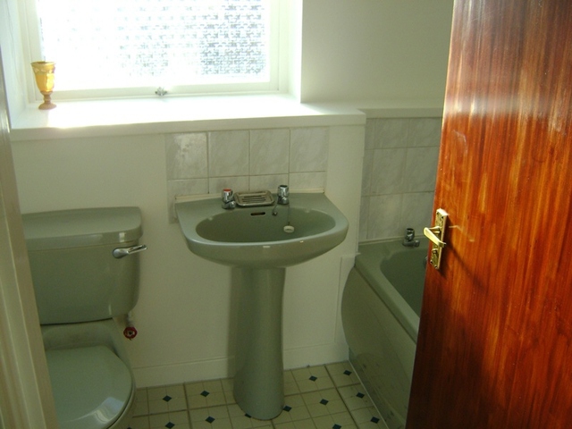  Image of 1 bedroom Flat to rent in Castle Gait Paisley PA1 at Paisley Renfrewshire Renfrewshire, PA1 2HE