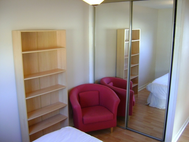  Image of 1 bedroom Flat to rent in Castle Gait Paisley PA1 at Paisley Renfrewshire Renfrewshire, PA1 2HE