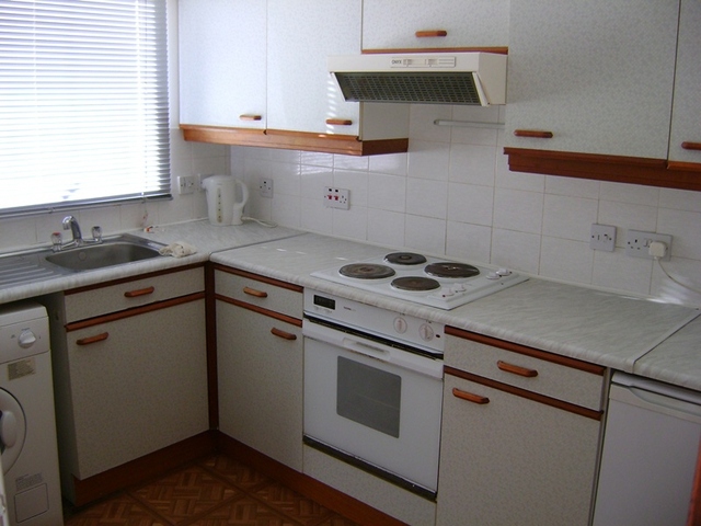  Image of 1 bedroom Flat to rent in Castle Gait Paisley PA1 at Paisley Renfrewshire Renfrewshire, PA1 2HE