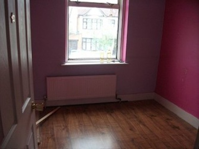  Image of 4 bedroom Terraced house to rent in Castleton Road Goodmayes Ilford IG3 at Castleton Road  ilford, IG3 9QS
