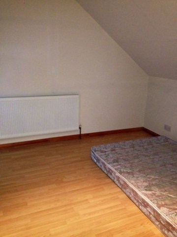  Image of 2 bedroom Terraced house to rent in Chadville Gardens Chadwell Heath Romford RM6 at CHADVILLE GARDENS  CHADWELL HEATH, RM6 5TX