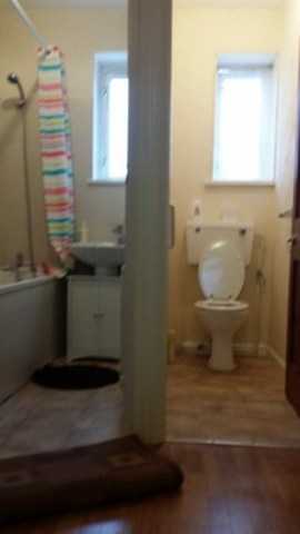  Image of 3 bedroom Terraced house to rent in Greenway Dagenham RM8 at CHADWAY  CHADWELL HEATH, RM8 1UL