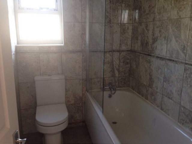  Image of 3 bedroom Flat to rent in Chadwell Heath Lane Chadwell Heath Romford RM6 at Chadwell Heath Lane  Chadwell Heath, RM6 4NP