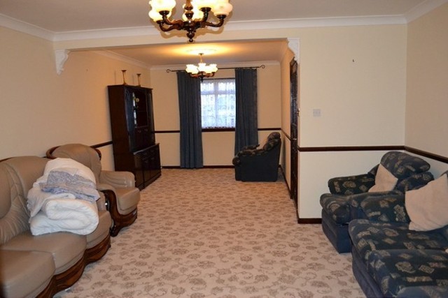  Image of 4 bedroom End of Terrace to rent in Chadwell Heath Lane Chadwell Heath Romford RM6 at Chadwell Heath Lane  Chadwell Heath, RM6 4NP