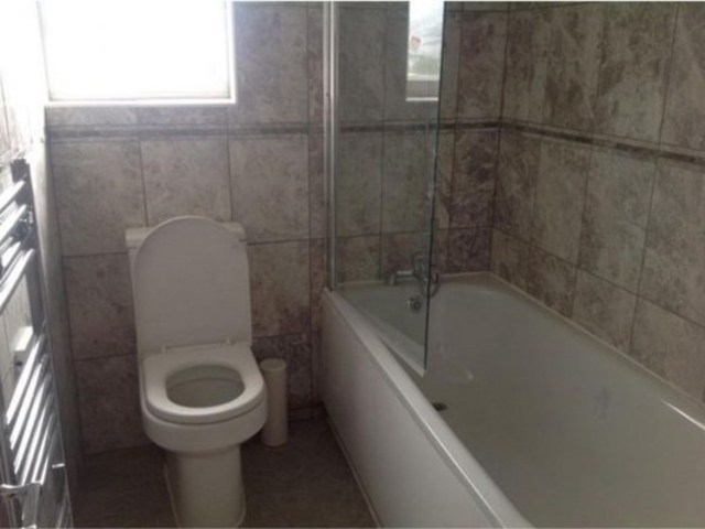  Image of 3 bedroom Flat to rent in Chadwell Heath Lane Chadwell Heath Romford RM6 at CHADWELL HEATH LANE  CHADWELL HEATH, RM6 4NP
