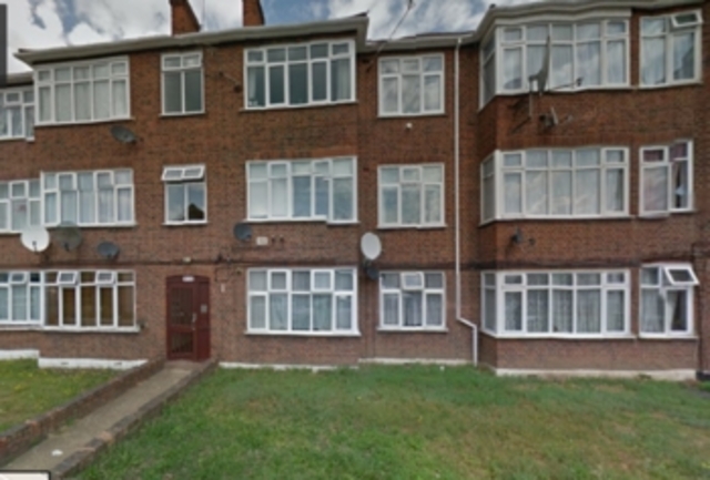  Image of 1 bedroom Ground Flat for sale in Pershore Close Ilford IG2 at Chalford Court  Gants Hill, IG2 6RU