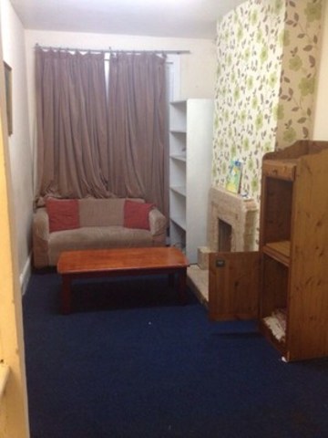  Image of 2 bedroom Terraced house to rent in Chapel Road Ilford IG1 at CHAPEL ROAD  ILFORD, IG1 2AG