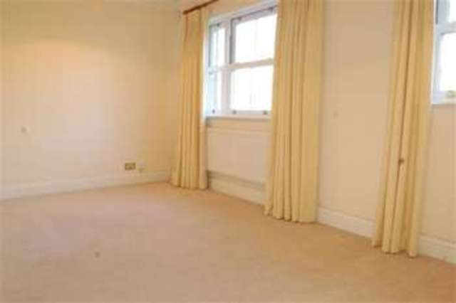  Image of 4 bedroom Town House to rent in Chapman Square London SW19 at Wimbledon Park, SW19 5QQ