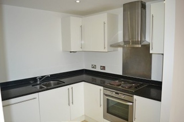  Image of 2 bedroom Flat to rent in Atlanta Boulevard Romford RM1 at Charington Court  Romford, RM1 1TF