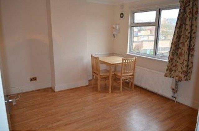  Image of House Share to rent in Chase Road London N14 at Chase Road  Southgate, N14 4LH