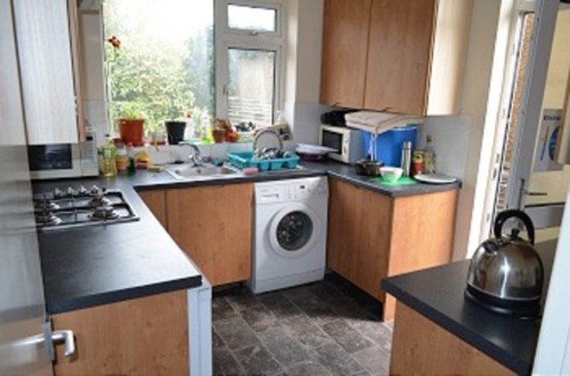  Image of House Share to rent in Chase Road London N14 at Chase Road  Southgate, N14 4LH