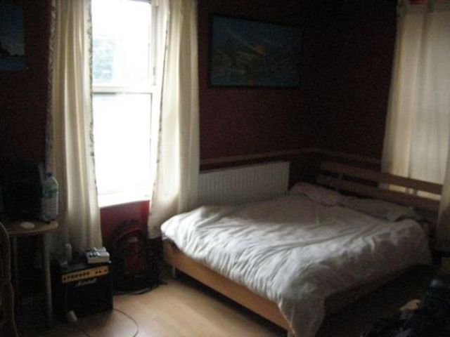  Image of 5 bedroom Detached house to rent in Pershore Croft Monkston Milton Keynes MK10 at Chasewater Crescent  Milton Keynes, MK10 9DQ