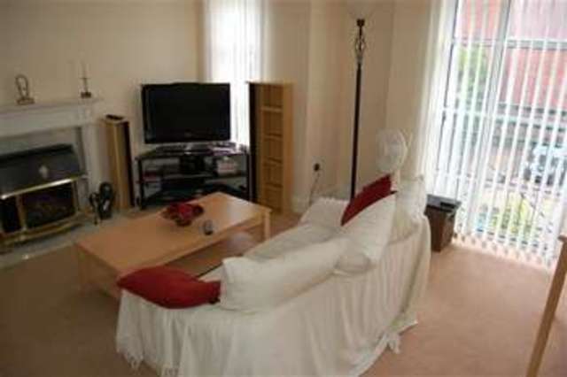  Image of 2 bedroom Apartment to rent in Worple Road London SW19 at Wimbledon, SW19 4LS