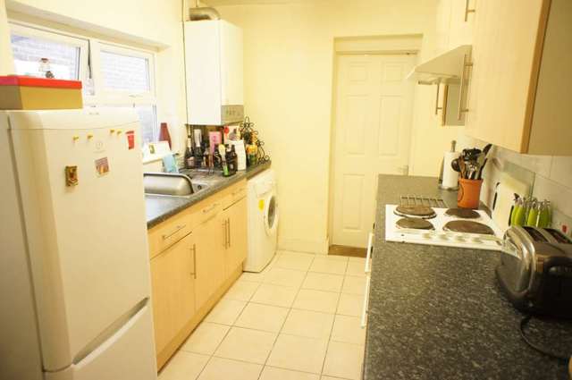  Image of 3 bedroom Terraced house for sale in Cholmeley Road Reading RG1 at Cholmeley Road  Reading, RG1 3LR
