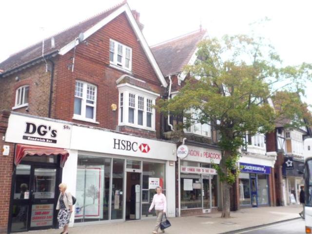  Image of 2 bedroom Maisonette to rent in Church Road Burgess Hill RH15 at Burgess Hill, RH15 9AE