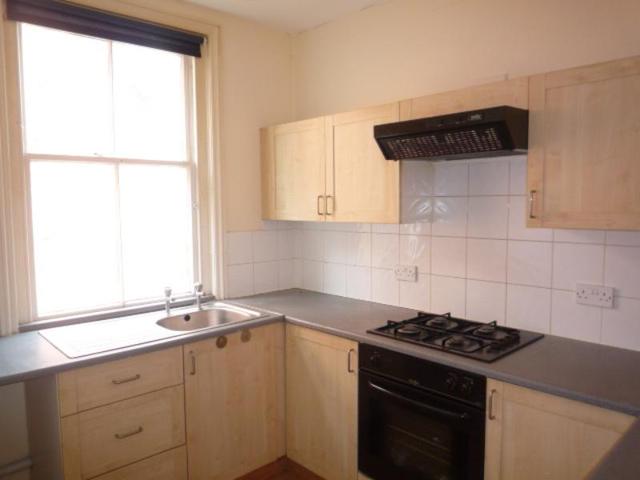  Image of 2 bedroom Maisonette to rent in Church Road Burgess Hill RH15 at Burgess Hill, RH15 9AE