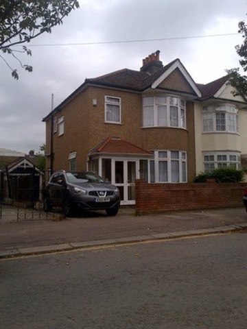  Image of 3 bedroom End of Terrace to rent in Church Road Ilford IG2 at CHURCH ROAD NEWBURY PARK ILFORD, IG2 7ES