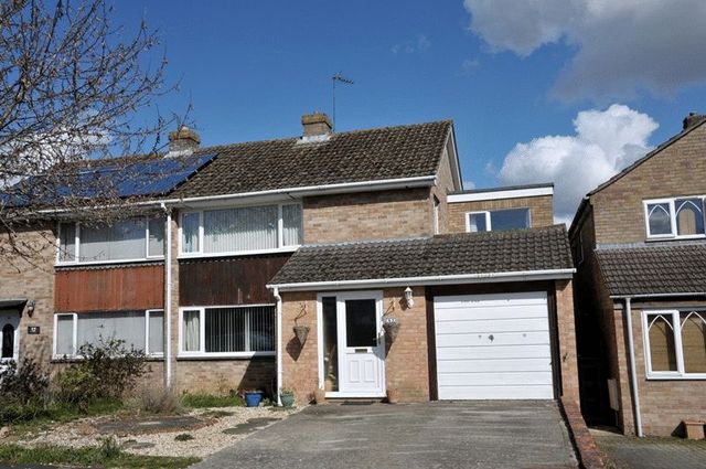  Image of 4 bedroom Semi-Detached house for sale in Church View Freeland Witney OX29 at Church View Freeland Witney, OX29 8HT