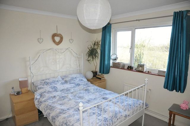  Image of 4 bedroom Semi-Detached house for sale in Church View Freeland Witney OX29 at Church View Freeland Witney, OX29 8HT