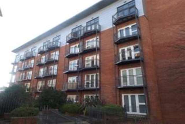  Image of 1 bedroom Flat to rent in New North Road Exeter EX4 at Exeter, EX4 4JN
