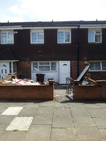  Image of 2 bedroom Terraced house to rent in Claridge Road Dagenham RM8 at CLARIDGE ROAD CHADWELL HEATH ROMFORD, RM8 1TT