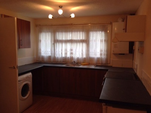  Image of 2 bedroom Terraced house to rent in Claridge Road Dagenham RM8 at CLARIDGE ROAD CHADWELL HEATH ROMFORD, RM8 1TT