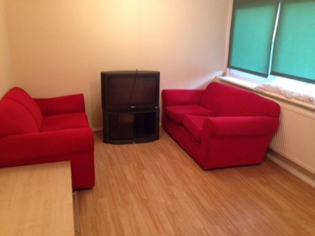  Image of 2 bedroom Terraced house to rent in Claridge Road Dagenham RM8 at CLARIDGE ROAD CHADWELL HEATH ROMFORD, RM8 1TT