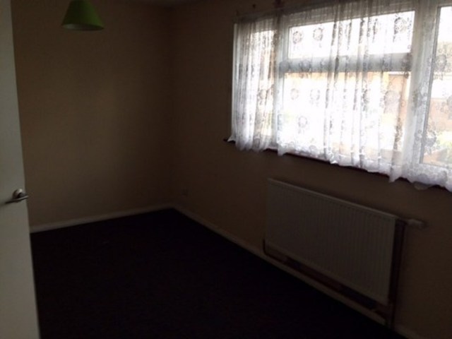  Image of 2 bedroom Terraced house to rent in Claridge Road Dagenham RM8 at CLARIDGE ROAD CHADWELL HEATH ROMFORD, RM8 1TT