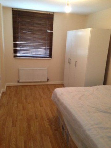  Image of 2 bedroom Apartment to rent in Merchant Street London E3 at CLEMATIS APARTMENT MERCHANT STREET LONDON, E3 4PZ