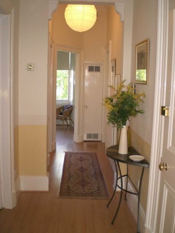  Image of 2 bedroom Flat to rent in Coates Gardens Edinburgh EH12 at West End Edinburgh Edinburgh, EH12 5LE