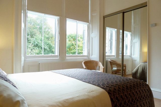 Image of 2 bedroom Flat to rent in Coates Gardens Edinburgh EH12 at West End Edinburgh Edinburgh, EH12 5LE