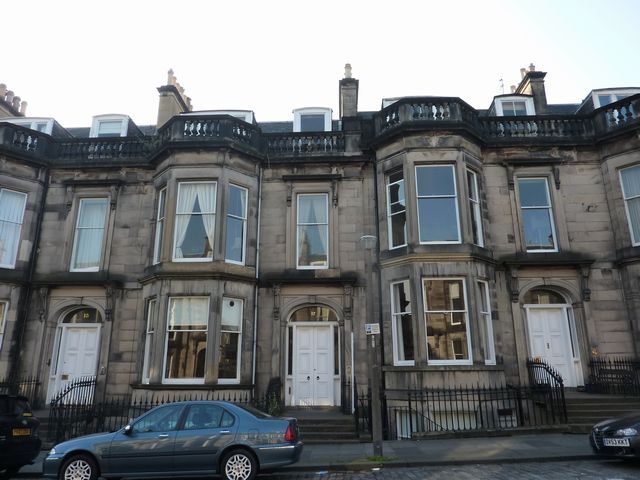  Image of 2 bedroom Flat to rent in Coates Gardens Edinburgh EH12 at West End Edinburgh Edinburgh, EH12 5LG