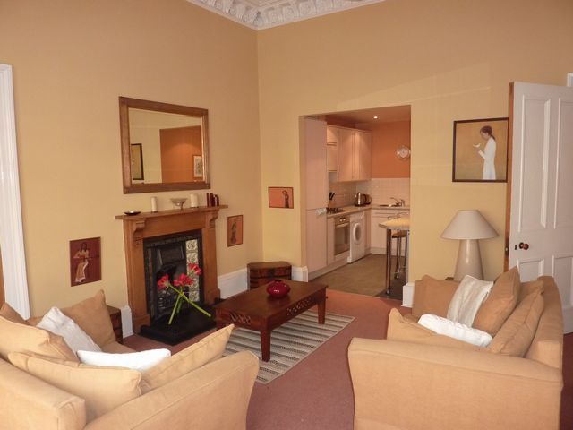  Image of 2 bedroom Flat to rent in Coates Gardens Edinburgh EH12 at West End Edinburgh Edinburgh, EH12 5LG