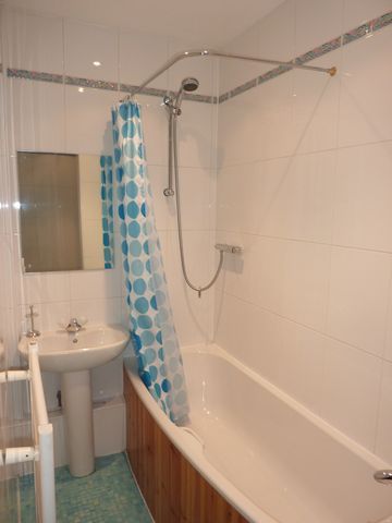  Image of 2 bedroom Flat to rent in Coates Gardens Edinburgh EH12 at West End Edinburgh Edinburgh, EH12 5LG
