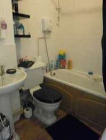  Image of 1 bedroom Flat to rent in Wolffe Gardens London E15 at College Point  Stratford, E15 4JN