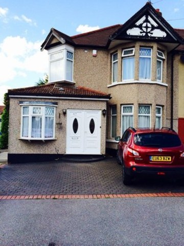  Image of 4 bedroom End of Terrace to rent in Collinwood Gardens Ilford IG5 at COLLINWOOD ROAD  GANTS HILL, IG5 0AN