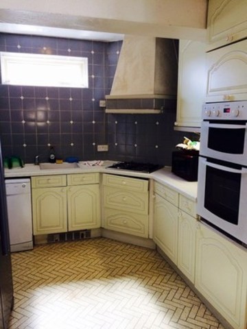  Image of 4 bedroom End of Terrace to rent in Collinwood Gardens Ilford IG5 at COLLINWOOD ROAD  GANTS HILL, IG5 0AN