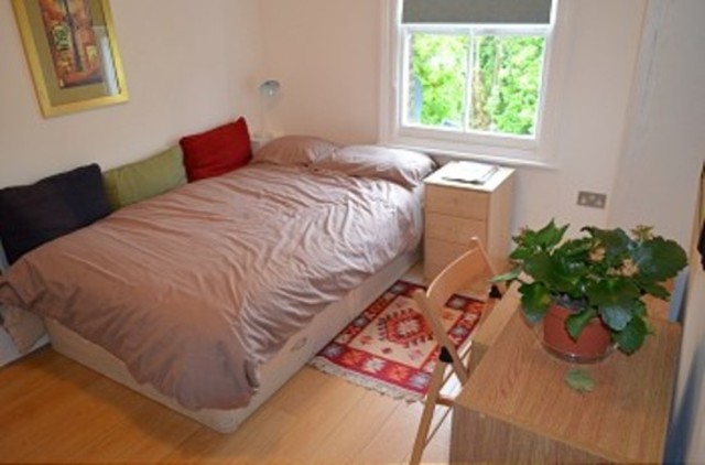  Image of Flat to rent in Colney Hatch Lane London N10 at Colney Hatch Lane  Muswell Hill, N10 1DU