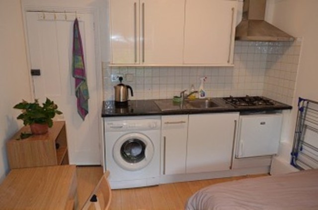  Image of Flat to rent in Colney Hatch Lane London N10 at Colney Hatch Lane  Muswell Hill, N10 1DU