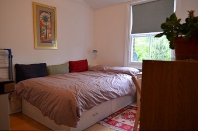  Image of Flat to rent in Colney Hatch Lane London N10 at Colney Hatch Lane  Muswell Hill, N10 1DU
