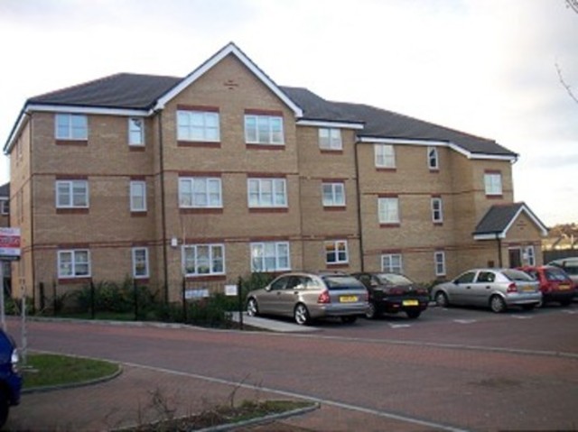  Image of 2 bedroom Flat to rent in Pickard Close London N14 at Coltswood Court Pickards Close Southgate, N14 6JE