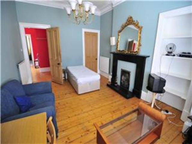  Image of 3 bedroom Flat to rent in Comiston Road Edinburgh EH10 at Morningside Edinburgh Edinburgh, EH10 6AG