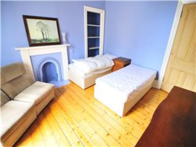  Image of 3 bedroom Flat to rent in Comiston Road Edinburgh EH10 at Morningside Edinburgh Edinburgh, EH10 6AG