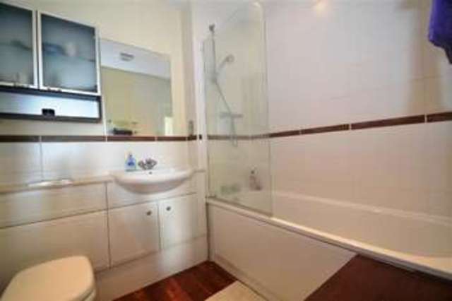  Image of 1 bedroom Apartment to rent in Compton Road London SW19 at Wimbledon, SW19 7QA
