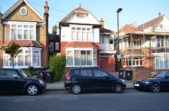  Image of Flat to rent in Compton Road London N21 at Compton Road  Winchmore Hill, N21 3NX