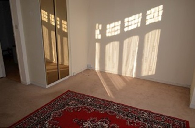  Image of Flat to rent in Compton Road London N21 at Compton Road  Winchmore Hill, N21 3NX